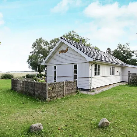 Holiday home Two-bedroom Holiday In Holbaek 2 Bronde