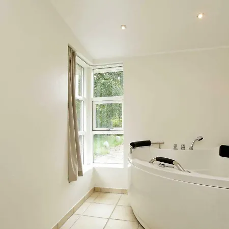Two-bedroom Holiday In Holbaek 2 Holiday home Bronde
