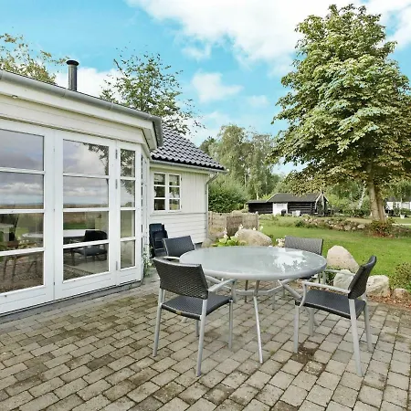 Holiday home Two-bedroom Holiday In Holbaek 2 Bronde